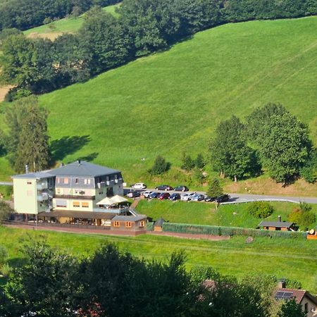 Hotel Gruener Baum Mit Restaurant & Wellness Oberzent Esterno foto