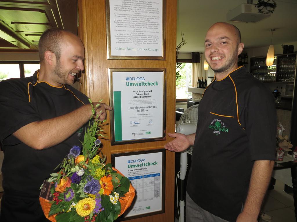 Hotel Gruener Baum Mit Restaurant & Wellness Oberzent Esterno foto
